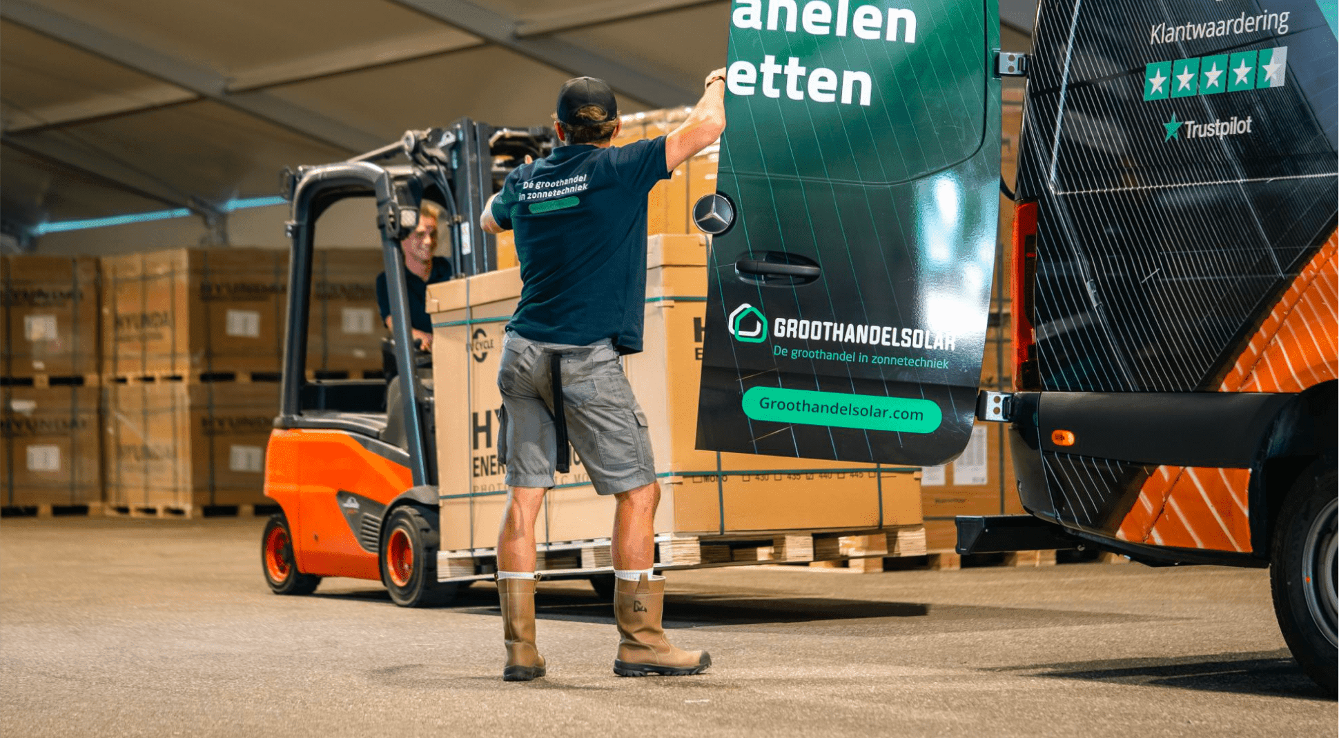 Groothandelsolar branding mockup voor duurzame energie, ideaal voor marketing in zonne-energie sectoren.